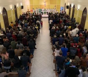 Pe Marlon inicia ministério na Paróquia São Pedro